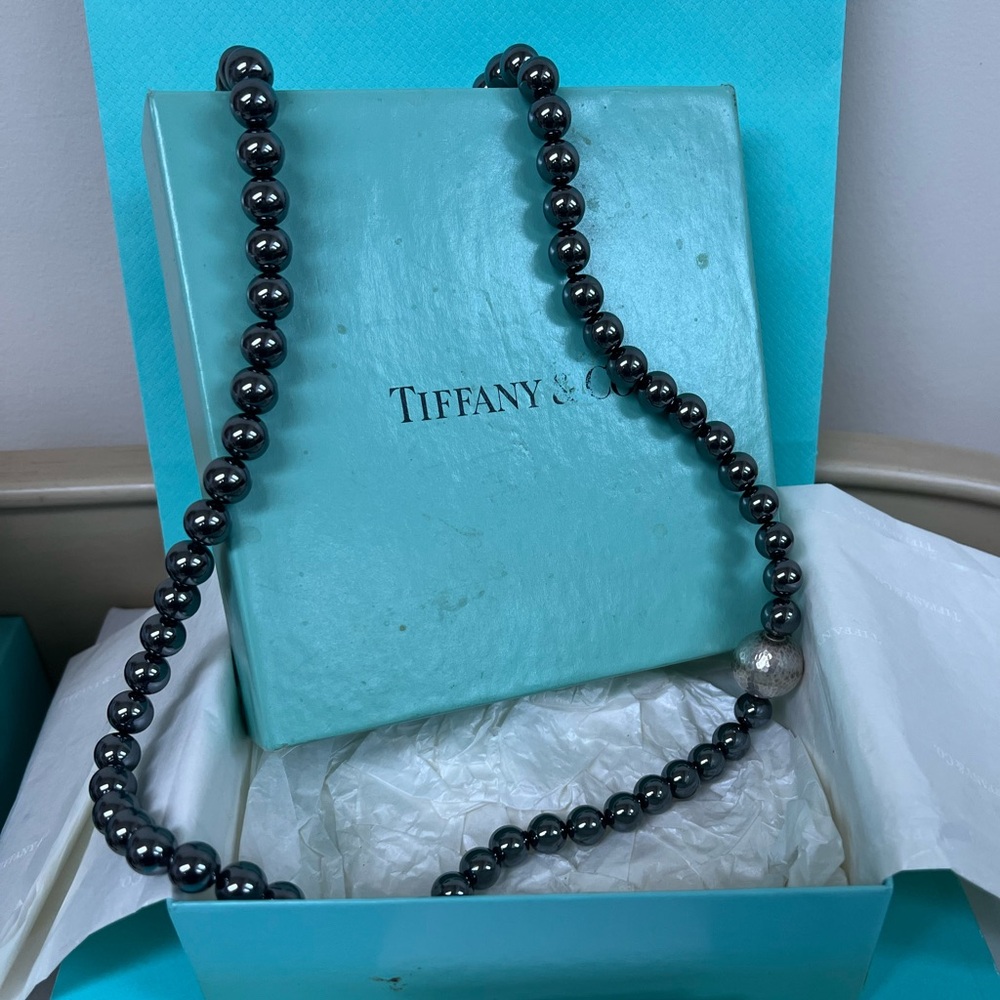 🔴Authentic LIKE NEW 🔴TIFFANY & CO Gemstone Hematite Bead Straight Up Necklace - Picture 3 of 11